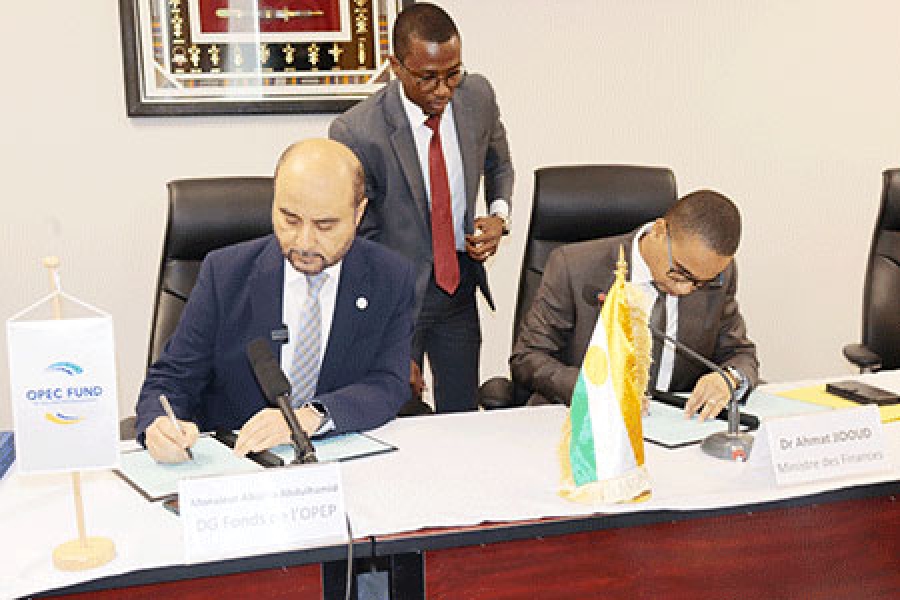 Signature d’un accord de financement partiel du projet RANA : 16,7 milliards de francs CFA pour accroitre la production d’électricité de source renouvelable