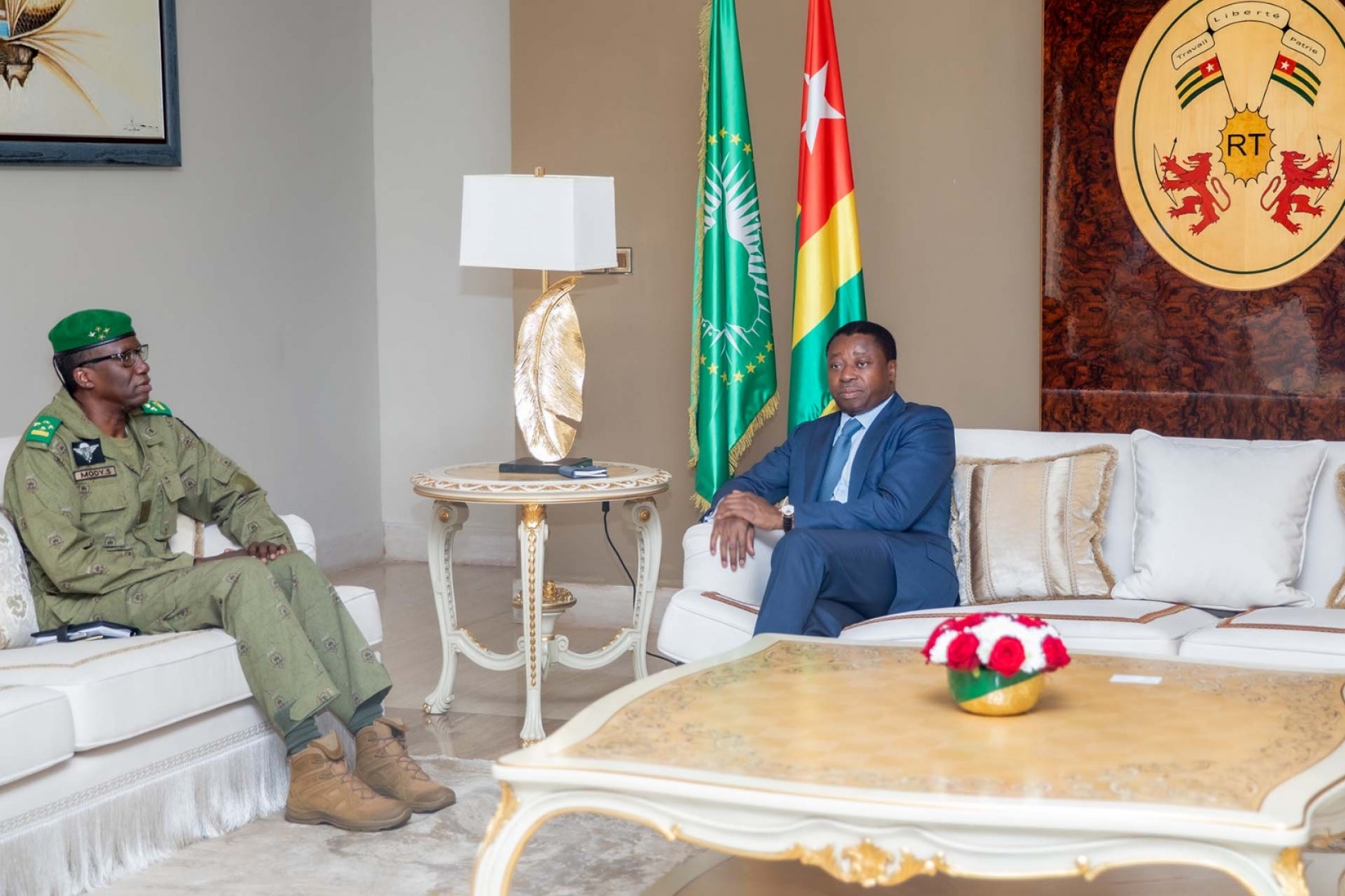 Mission du ministre d’Etat, ministre de la Défense nationale à Lomé (Togo) : Le Général de Corps d’Armées Salifou Mody reçu par le Président togolais SE. Faure Essozimna GNASSINGBE